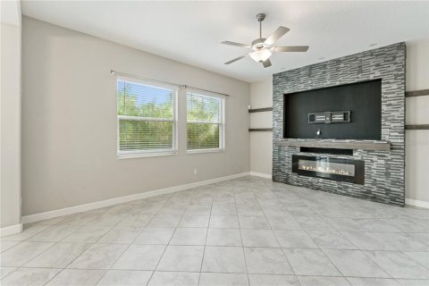 Casa en venta en Wesley Chapel, Florida, 5 dormitorios, 275.36 m2 № 1913770 - foto 6