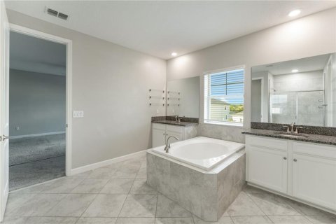 Casa en venta en Wesley Chapel, Florida, 5 dormitorios, 275.36 m2 № 1913770 - foto 30
