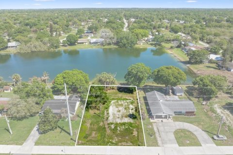 Immobilier commercial à St. Lucie, Floride № 2083493