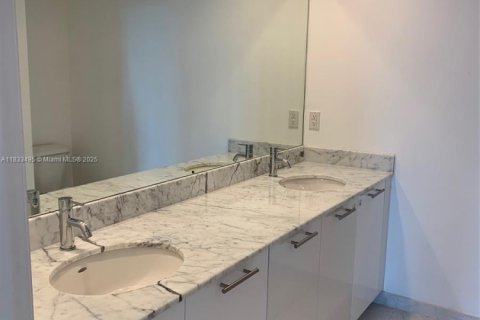 Copropriété à louer à Miami, Floride: 2 chambres, 119.75 m2 № 1814466 - photo 17