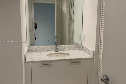 Copropriété à louer à Miami, Floride: 2 chambres, 119.75 m2 № 1814466 - photo 15