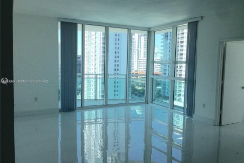 Copropriété à louer à Miami, Floride: 2 chambres, 119.75 m2 № 1814466 - photo 12