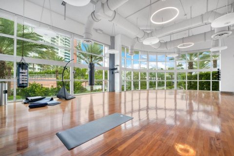 Condo in Miami Beach, Florida, 2 bedrooms  № 1897977 - photo 19