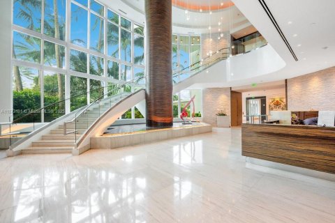 Condo in Miami Beach, Florida, 2 bedrooms  № 1897977 - photo 21