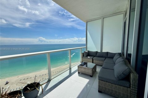 Condo in Miami Beach, Florida, 2 bedrooms  № 1897977 - photo 10