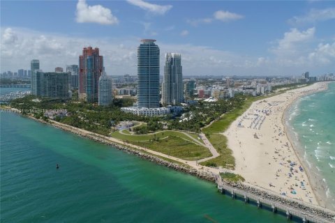 Condo in Miami Beach, Florida, 2 bedrooms  № 1897977 - photo 29