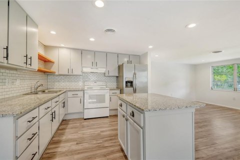 Casa en venta en Sarasota, Florida, 3 dormitorios, 104.61 m2 № 2143424 - foto 9