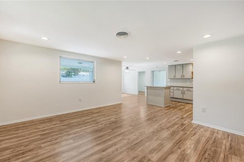 Casa en venta en Sarasota, Florida, 3 dormitorios, 104.61 m2 № 2143424 - foto 5