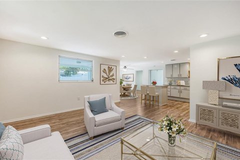Casa en venta en Sarasota, Florida, 3 dormitorios, 104.61 m2 № 2143424 - foto 4