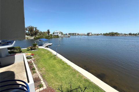 Condo in Port Richey, Florida, 2 bedrooms  № 1741079 - photo 24
