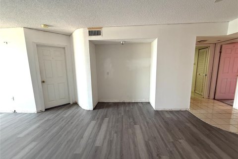 Condo in Port Richey, Florida, 2 bedrooms  № 1741079 - photo 13
