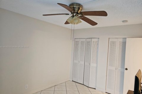 Condo in Tamarac, Florida, 2 bedrooms  № 1766368 - photo 15