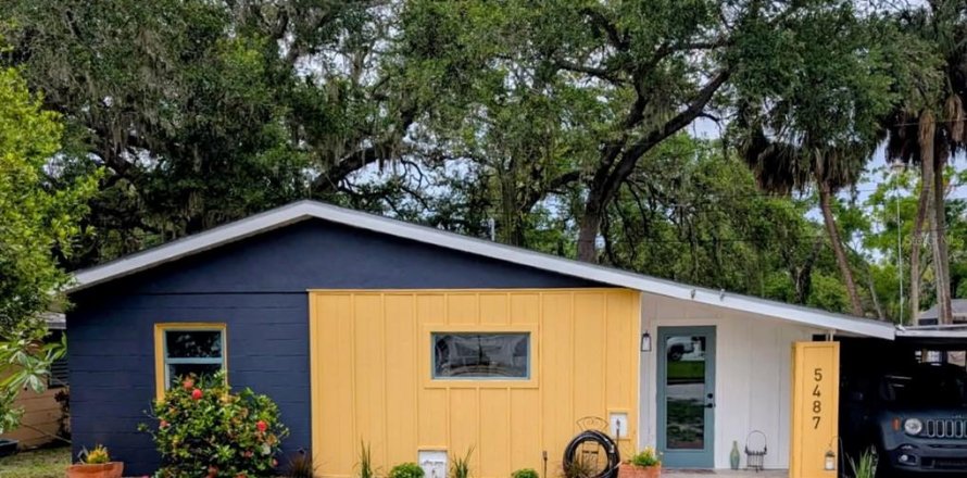 Villa ou maison à Saint Petersburg, Floride 3 chambres, 88.54 m2 № 2143034