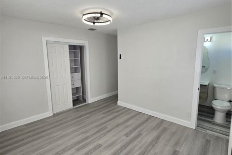 Villa ou maison à vendre à North Miami Beach, Floride: 3 chambres, 103.12 m2 № 2042688 - photo 6