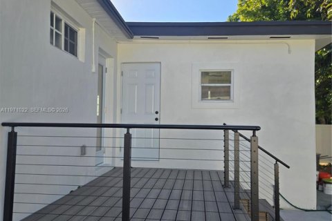 Villa ou maison à vendre à North Miami Beach, Floride: 3 chambres, 103.12 m2 № 2042688 - photo 11