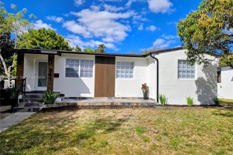 Villa ou maison à North Miami Beach, Floride 3 chambres, 103.12 m2 № 2042688