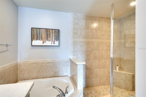 Condo in Lakewood Ranch, Florida, 2 bedrooms № 2396094 - photo 22