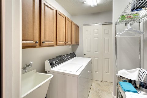 Condo in Lakewood Ranch, Florida, 2 bedrooms № 2396094 - photo 10