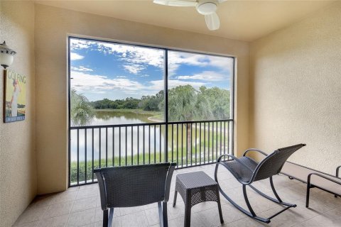 Condo in Lakewood Ranch, Florida, 2 bedrooms № 2396094 - photo 23