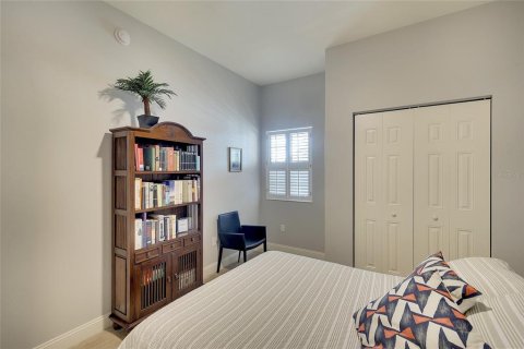 Condo in Lakewood Ranch, Florida, 2 bedrooms № 2396094 - photo 9