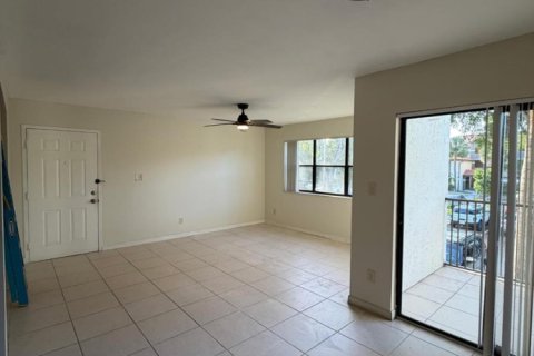 Condominio en venta en Hollywood, Florida, 1 dormitorio, 78.13 m2 № 2190397 - foto 2
