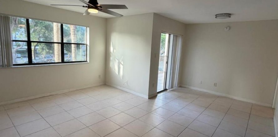 Condominio en Hollywood, Florida, 1 dormitorio  № 2190397