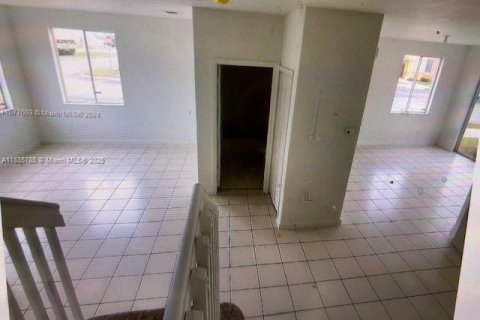 Townhouse in Miami Lakes, Florida 3 bedrooms № 1818609 - photo 7