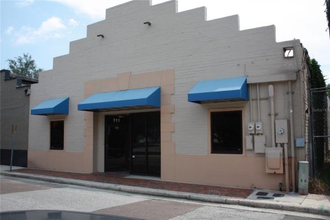 Propiedad comercial en alquiler en Gainesville, Florida, 293.48 m2 № 1732554 - foto 2
