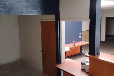 Propiedad comercial en alquiler en Gainesville, Florida, 293.48 m2 № 1732554 - foto 5