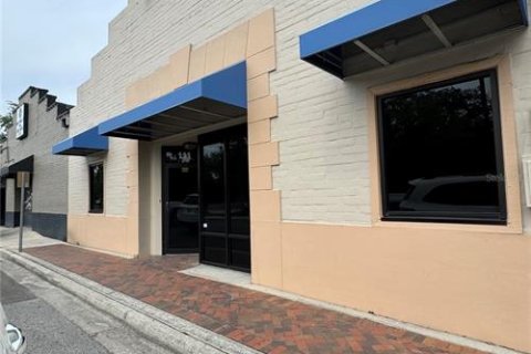 Propiedad comercial en alquiler en Gainesville, Florida, 293.48 m2 № 1732554 - foto 6