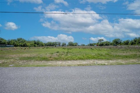 Terreno en venta en Osteen, Florida № 1636365 - foto 2