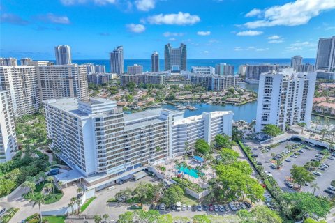 Copropriété à louer à Hallandale Beach, Floride: 1 chambre, 76.92 m2 № 1987616 - photo 23