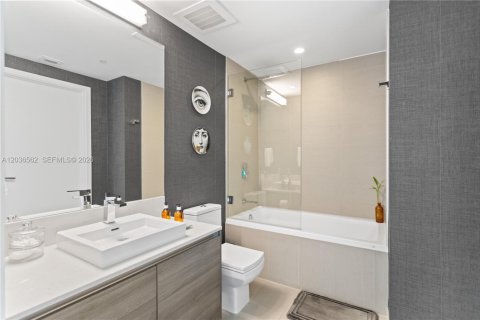 Copropriété à vendre à Miami, Floride: 3 chambres, 147.99 m2 № 2084518 - photo 18