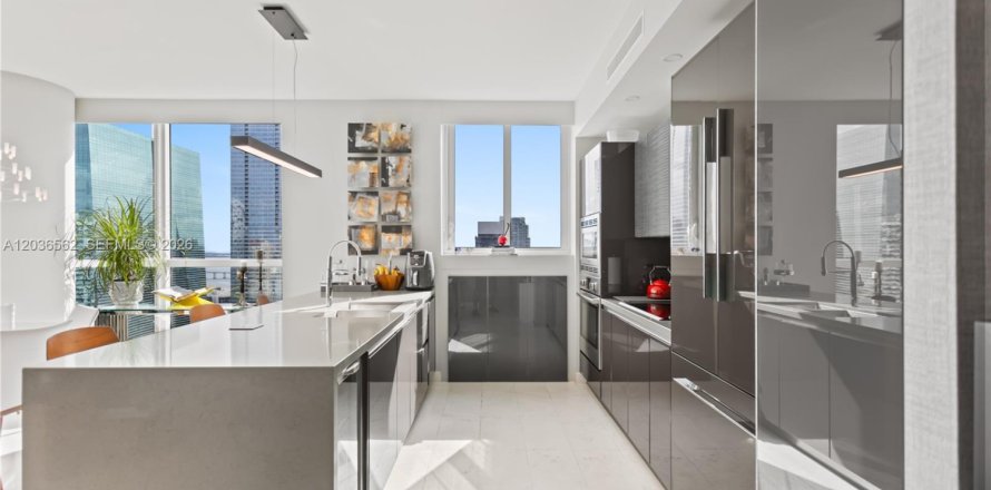 Condo à Miami, Floride, 3 chambres  № 2084518