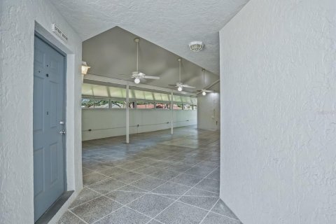 Villa ou maison à vendre à Summerfield, Floride: 2 chambres, 181.35 m2 № 2403538 - photo 9