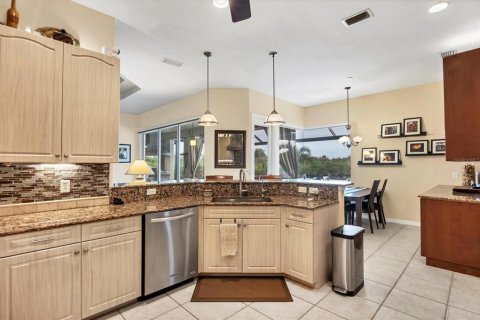 Villa ou maison à vendre à Port Charlotte, Floride: 3 chambres, 201.69 m2 № 1911016 - photo 24