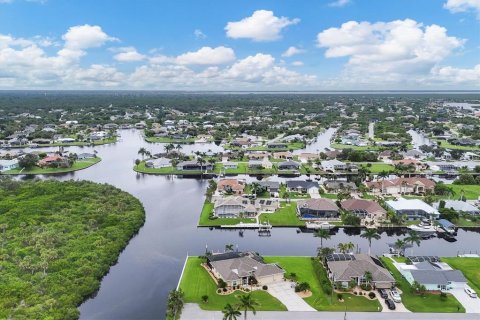 Villa ou maison à vendre à Port Charlotte, Floride: 3 chambres, 201.69 m2 № 1911016 - photo 8