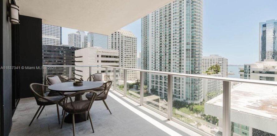 Condo à Miami, Floride, 3 chambres № 1822113