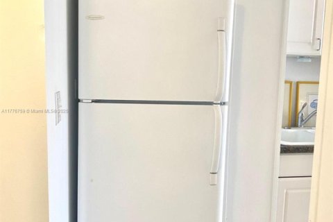 Condo in Sunny Isles Beach, Florida, 1 bedroom  № 1868280 - photo 10