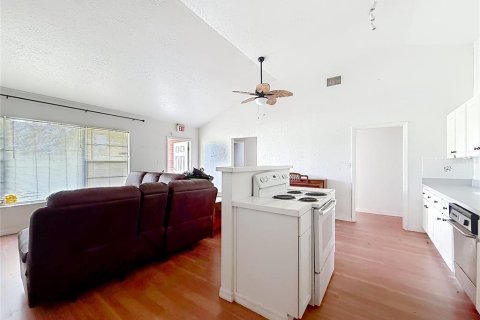 Commercial property in Leesburg, Florida 127.37 sq.m. № 2258273 - photo 25
