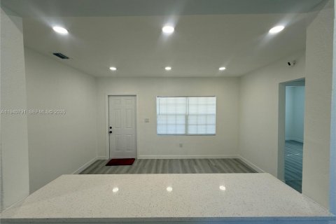 Купить виллу или дом в Майами, Флорида 3 спальни, 86.96м2, № 1997999 - фото 5