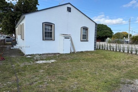 Villa ou maison à vendre à Miami, Floride: 3 chambres, 86.96 m2 № 1997999 - photo 18