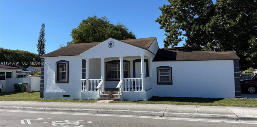 Дом в Майами, Флорида 3 спальни, 86.96м2 № 1997999