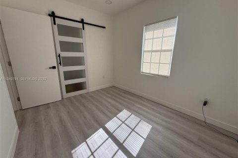 Купить виллу или дом в Майами, Флорида 3 спальни, 86.96м2, № 1997999 - фото 12