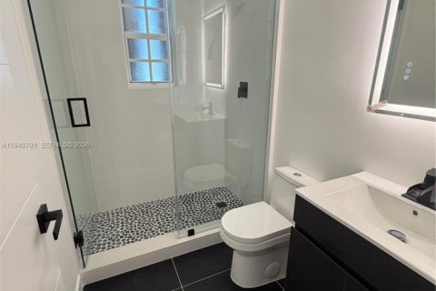 Villa ou maison à vendre à Miami, Floride: 3 chambres, 86.96 m2 № 1997999 - photo 14