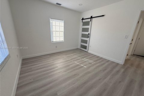 Купить виллу или дом в Майами, Флорида 3 спальни, 86.96м2, № 1997999 - фото 11