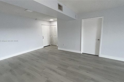 Copropriété à louer à Plantation, Floride: 2 chambres, 98.2 m2 № 1966215 - photo 11