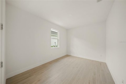 House in Sarasota, Florida 2 bedrooms, 162.3 sq.m. № 2214611 - photo 19
