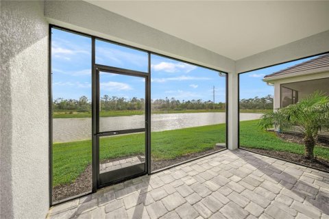 House in Sarasota, Florida 2 bedrooms, 162.3 sq.m. № 2214611 - photo 27