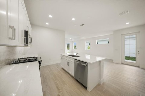 House in Sarasota, Florida 2 bedrooms, 162.3 sq.m. № 2214611 - photo 5